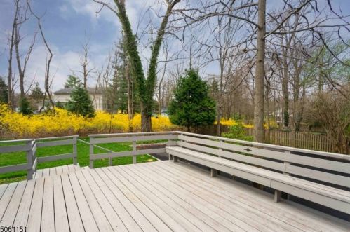 28 Spring Ridge Dr, Berkeley Heights NJ  07922-2025 exterior