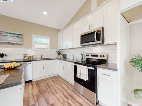 9114 B St, Oakland CA 94603-2423 exterior