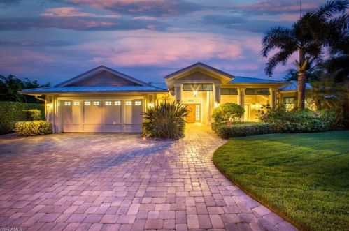 5074 Seahorse Ave, Naples, FL 34103-2427
