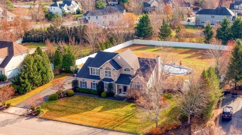 15 Monticello Dr, Shoreham, NY 11786-2046