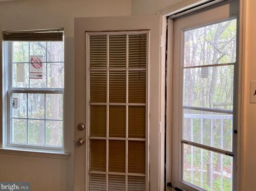 224 Stone Hurst Ct, New Castle DE  19720-3947 exterior