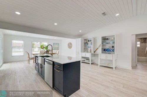 189 Fairview Ave, Fort Pierce FL  34983-3052 exterior