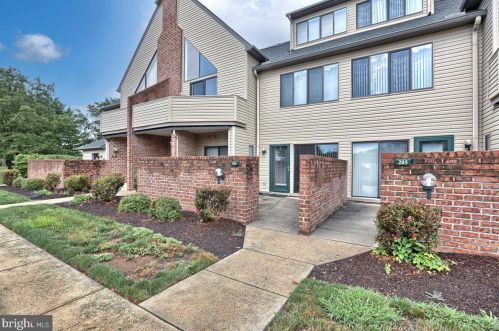 204 Cherrington Dr, Harrisburg, PA 17110-9486