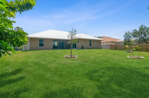 4026 Brunswick St, Fort Pierce FL  34953-7086 exterior