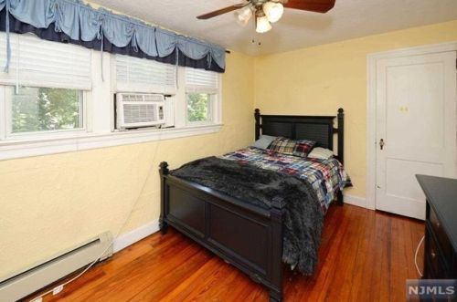 448 James St, N Milford NJ  07646-1022 exterior