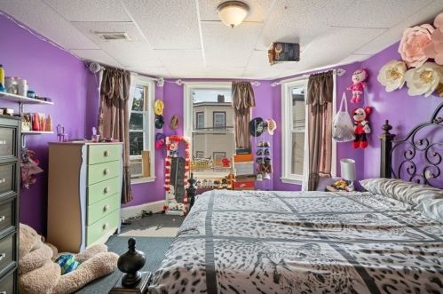 142 Marlborough St, Chelsea MA  02150-2910 exterior