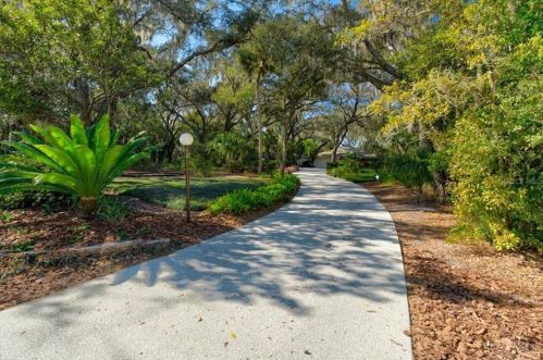 18406 Timberlan Dr, Lutz, FL 33549-5829