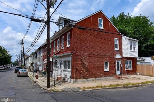 178 Hancock St, Trenton, NJ 08611-2410