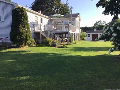 7 Strawberry Hill Rd, Milford CT  06461-3539 exterior