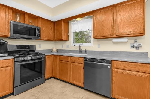 2815 Wynridge Dr, Darbydale OH  43123-8709 exterior