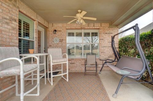 9404 Orangewood Trl, Denton TX  76207-8622 exterior