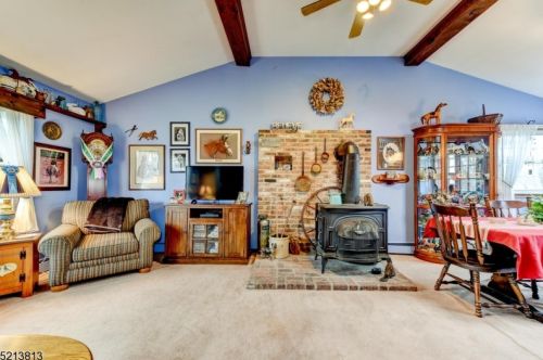 29 Lake Wallkill Rd, Wantage, NJ 07461-4229