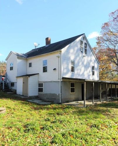 543 Buddington Rd, Groton, CT 06340-3286