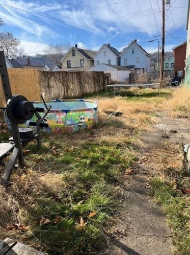 1631 3rd Ave, New Kensington, PA 15068-4509