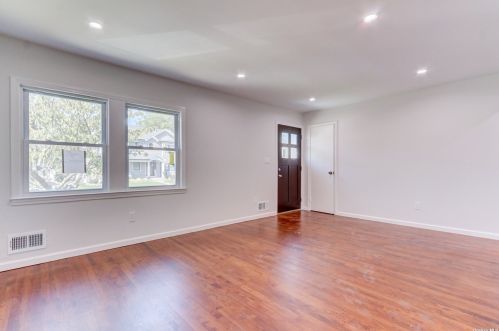341 Ferris Rd, Seaford, NY 11783-1002