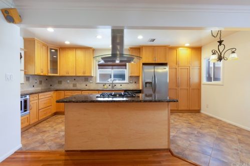 2745 Monogram Ave, Long Beach CA 90815-1536 exterior