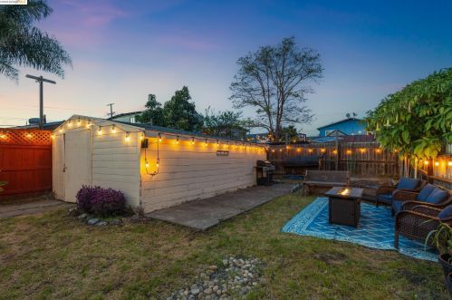 6218 Hilton St, Oakland CA  94605-1446 exterior