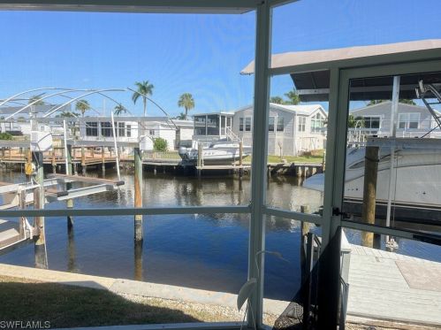 11581 Dogwood Ln, Fort Myers Beach FL  33931-7130 exterior