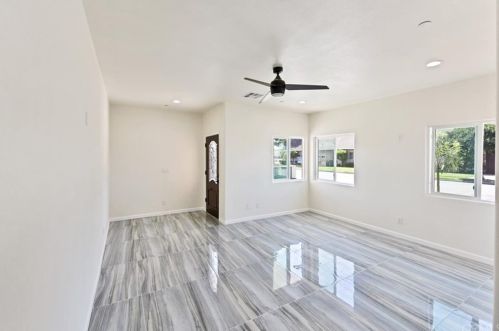 9561 Ramona St, Bellflower CA  90706-6539 exterior