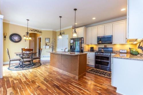 675 Cook St, Walworth, WI 53184-9549