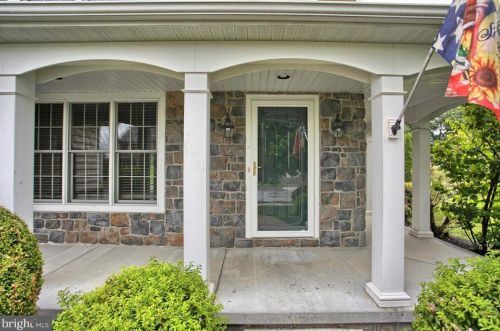 2010 Braeburn Dr, Navy Sup Dpt, PA 17055-6104