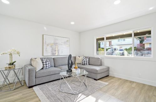 16624 Selby Dr, San Leandro CA  94578-1236 exterior