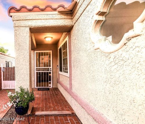 6155 Integrity Dr, Tucson, AZ 85704-5319