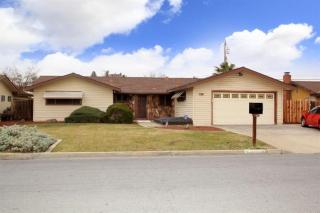 11618 Kay Ln, Hanford, CA 93230-6363
