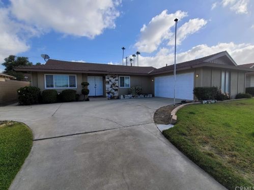929 8th St, Upland, CA 91786-6404