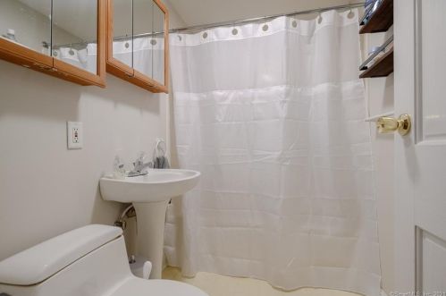 48 Riverside Rd, Sandy Hook CT  06482-1213 exterior