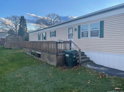 40 D St, Groton, CT 06340-5361