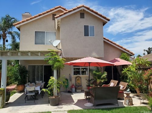 6742 Dove Ln, Riverside CA  92506-5000 exterior