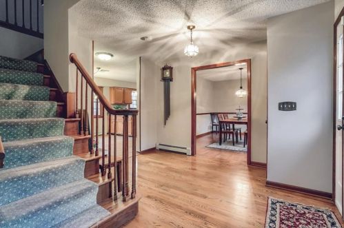 8 Thunder Ridge Rd, Sandy Hook CT  06482-1643 exterior