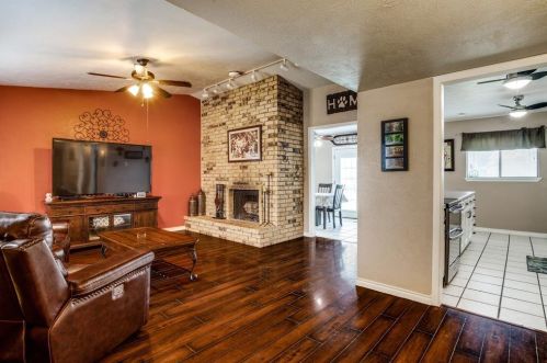 736 Warwick Dr, Plano, TX 75023-6807