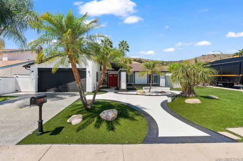 9958 Halberns Blvd, Santee CA  92071-1438 exterior
