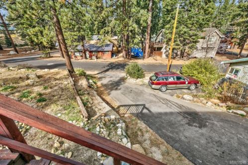 1860 F St, South Lake Tahoe CA  96150-3630 exterior