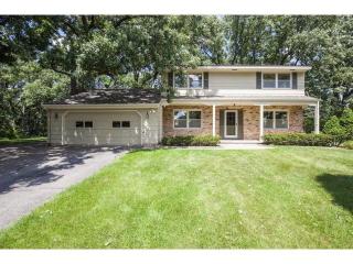 10035 James Cir, Minneapolis, MN 55431-3008