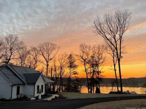 51 Smith Rd, Moosup, CT 06354-1824