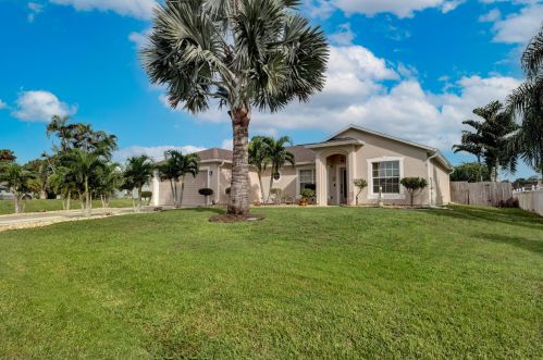 985 Bywood Ave, Fort Pierce, FL 34983-4062
