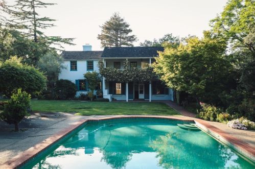 484 Moore Rd, Redwood City, CA 94062-1107