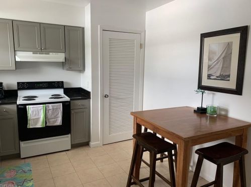 682 8th St, Naples FL  34120-5057 exterior