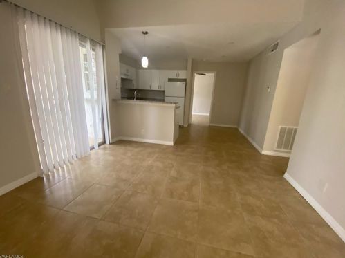 2048 Rookery Bay Dr, Naples, FL 34114-9323