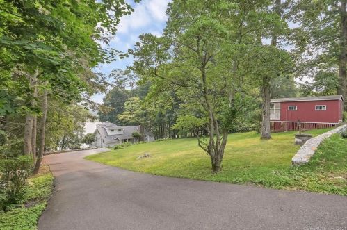 93 Boulevard Dr, Danbury CT  06810-7254 exterior