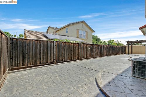23 Elijah Ct, West Pittsburg CA  94565-2748 exterior