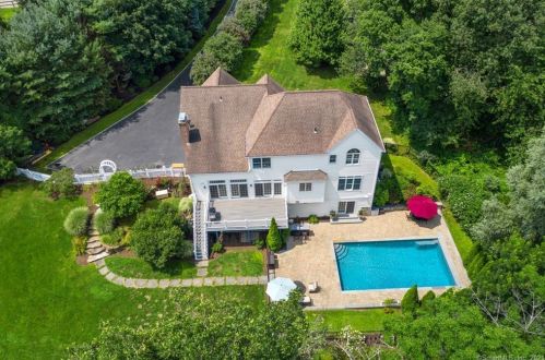 94 Comstock Hill Ave, Norwalk, CT 06850-1005