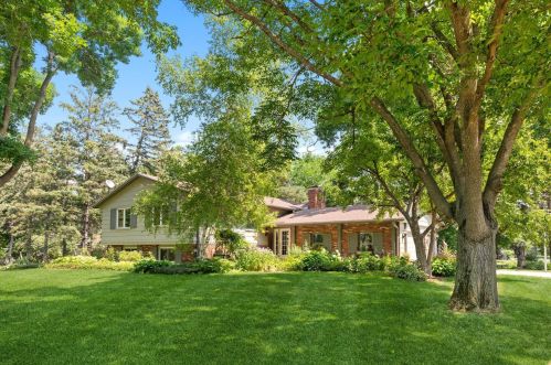 520 Narcissus Ln, Minneapolis, MN 55447-3448