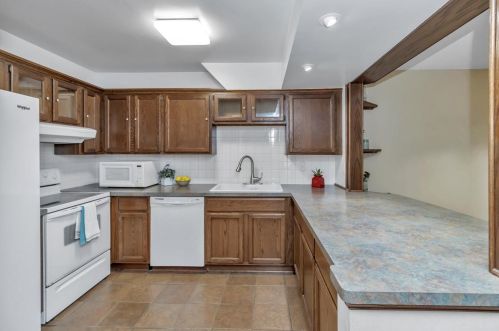 1794 Covington Ln, Saint Paul, MN 55122-2615
