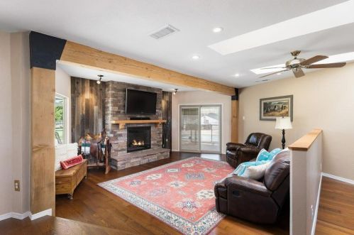 7319 24th St, Rio Linda, CA 95673-1802