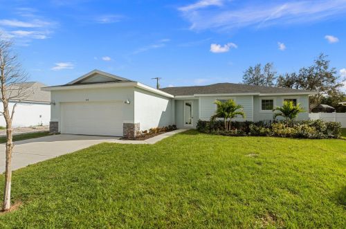 468 Copperfield Ave, Fort Pierce, FL 34953-7567