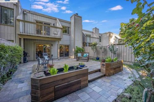 5230 Riverdale Ct, Pleasanton CA  94588-3759 exterior